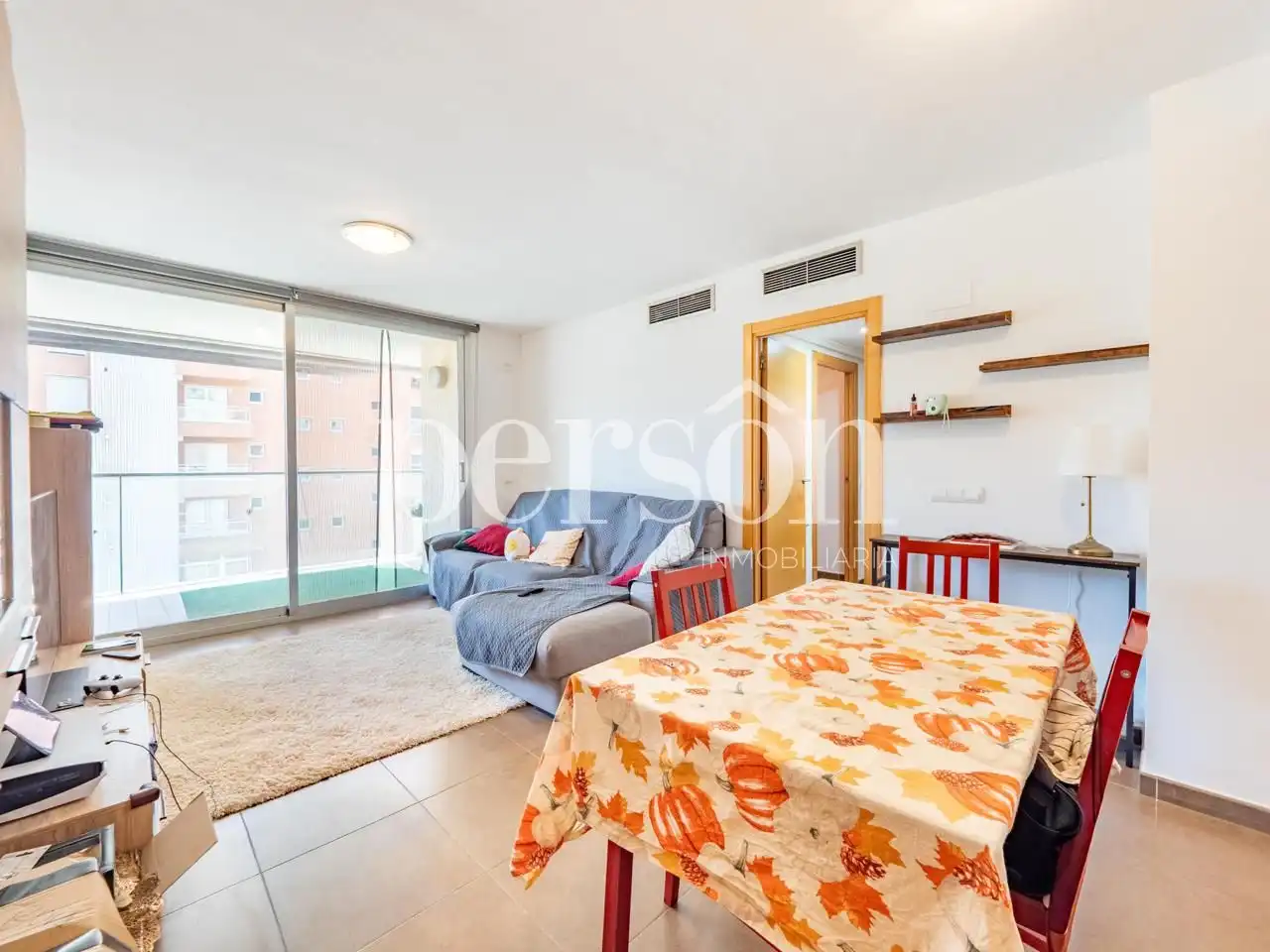 Living room of Flat for rent in Valencia  with Air Conditioner, Balcony and Community pool