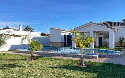 Piscina de Casa o xalet en venda en Chiclana de la Frontera amb Aire condicionat, Terrassa i Piscina