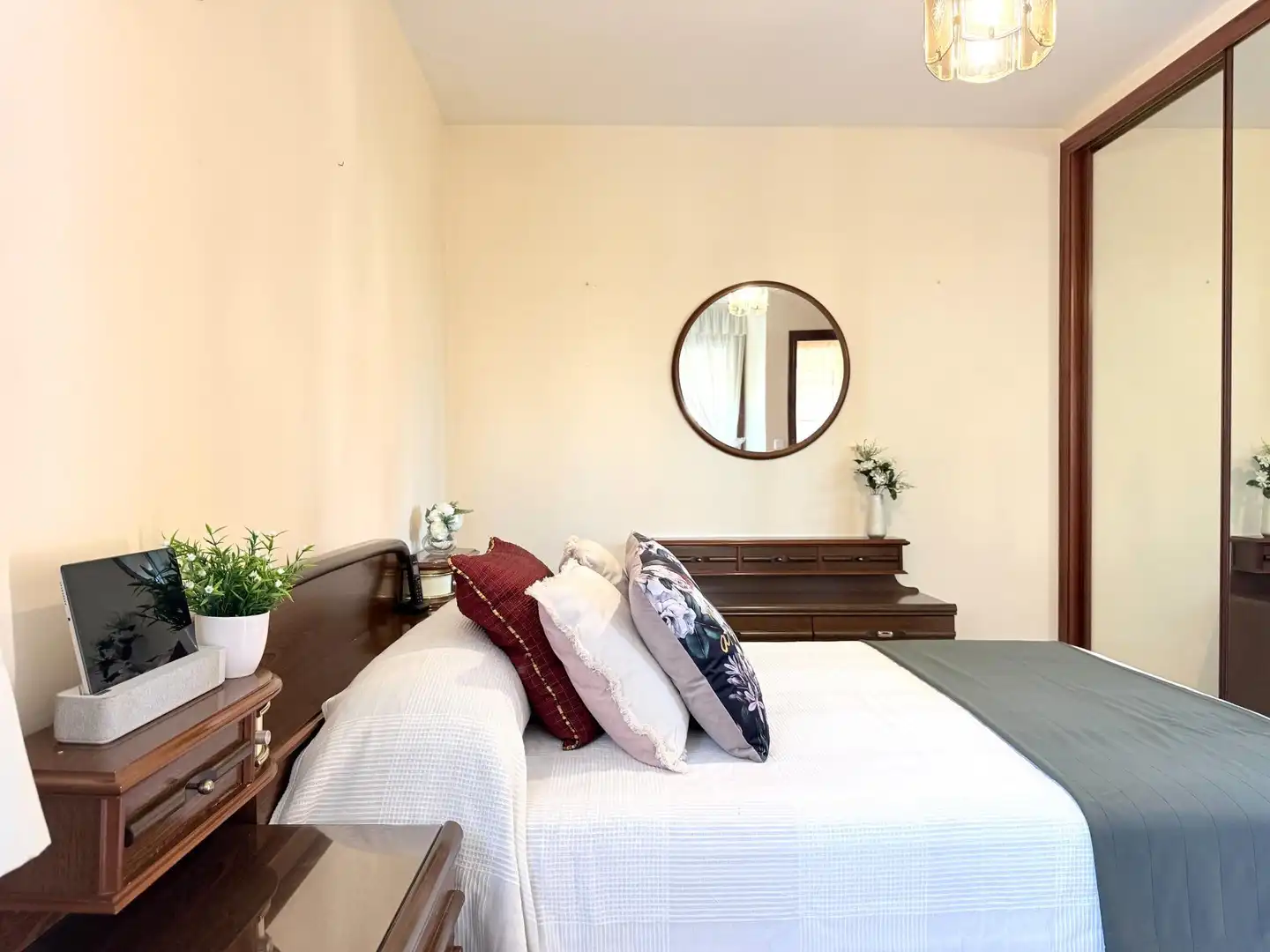 Dormitori de Casa o xalet en venda en Oleiros amb Calefacció, Jardí privat i Terrassa