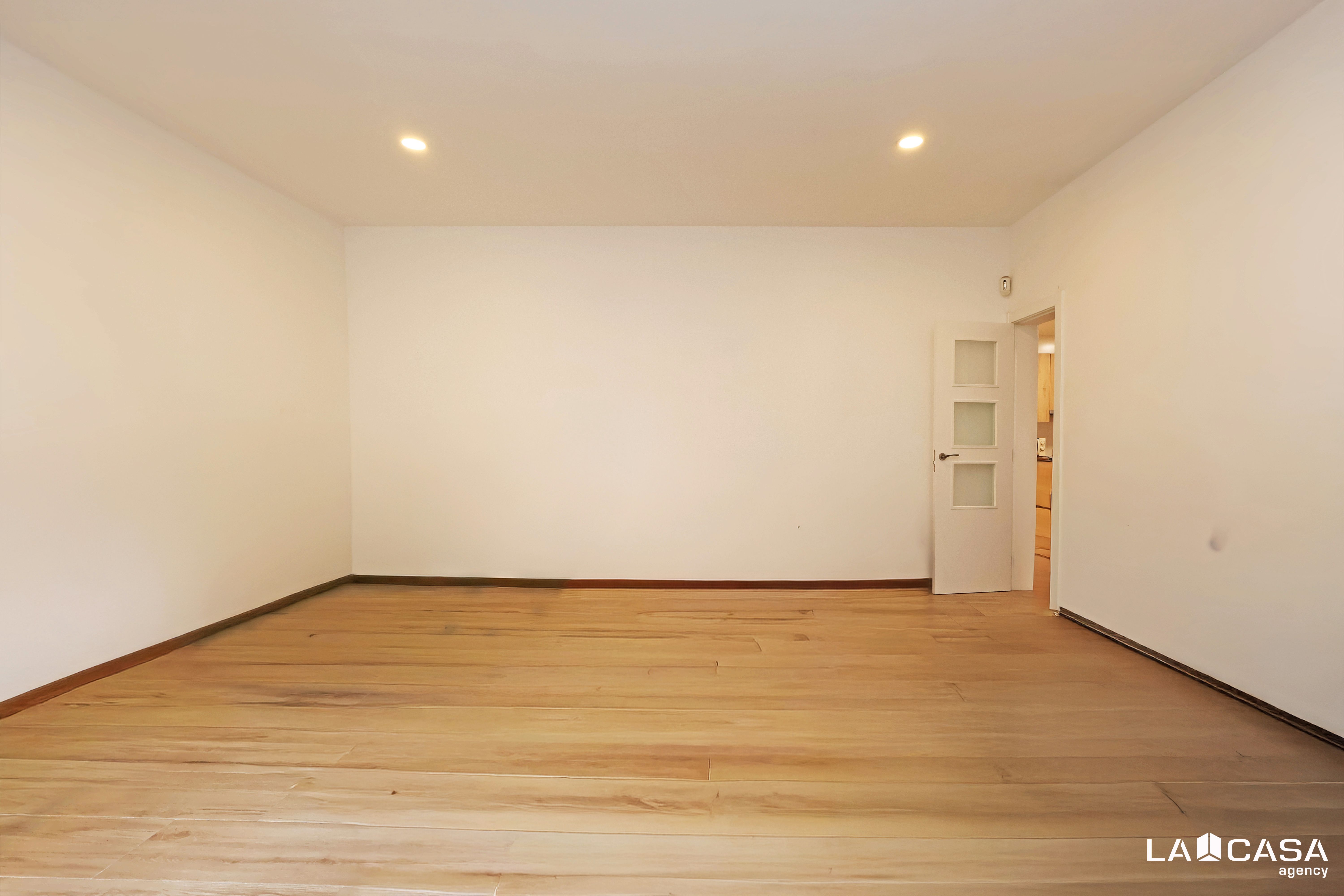 Flat for sale in  Barcelona Capital  with Storage room and Balcony