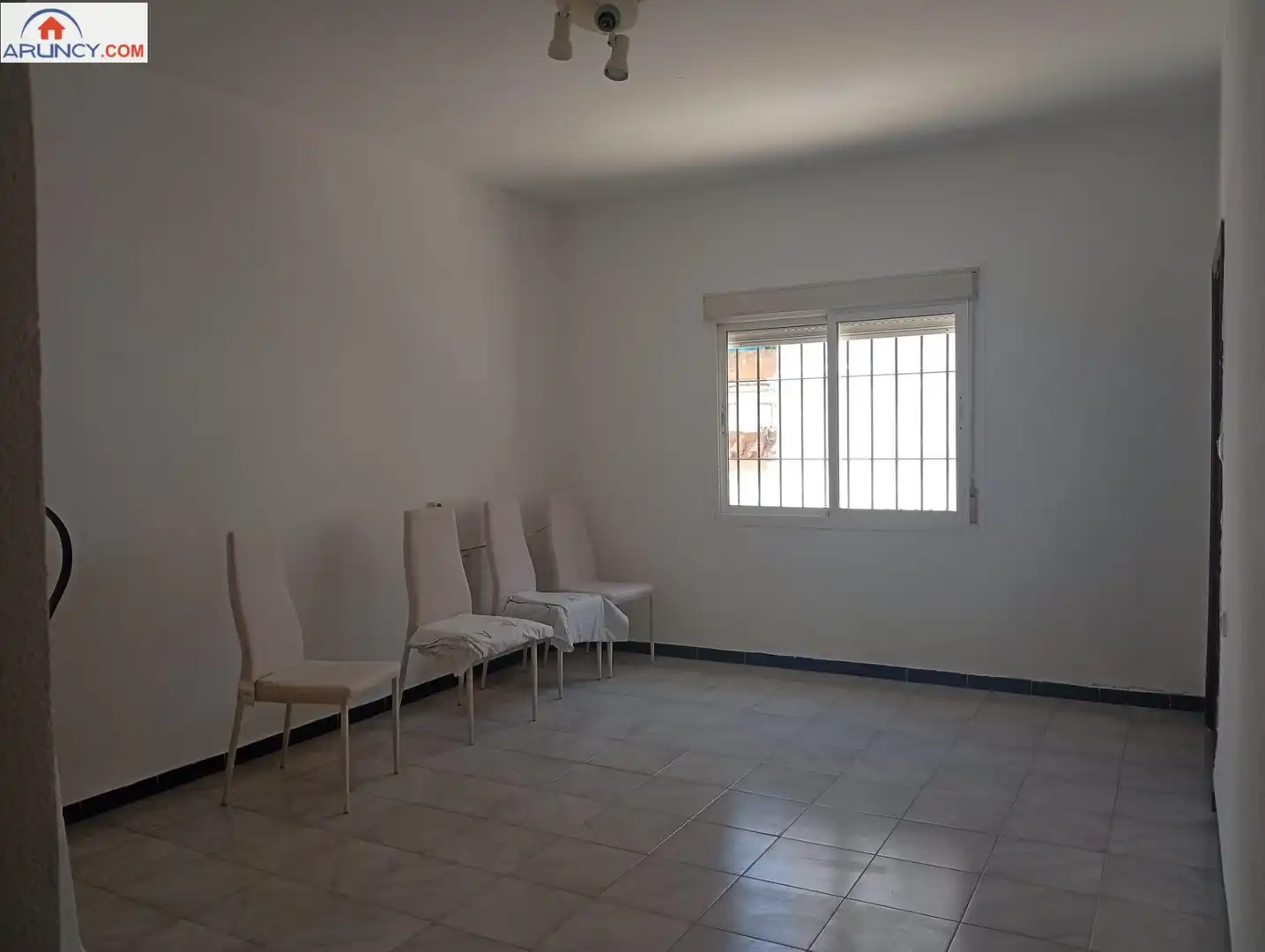 Casa adosada en venta en Alcalá de Guadaira con Aire acondicionado, Terraza y Trastero