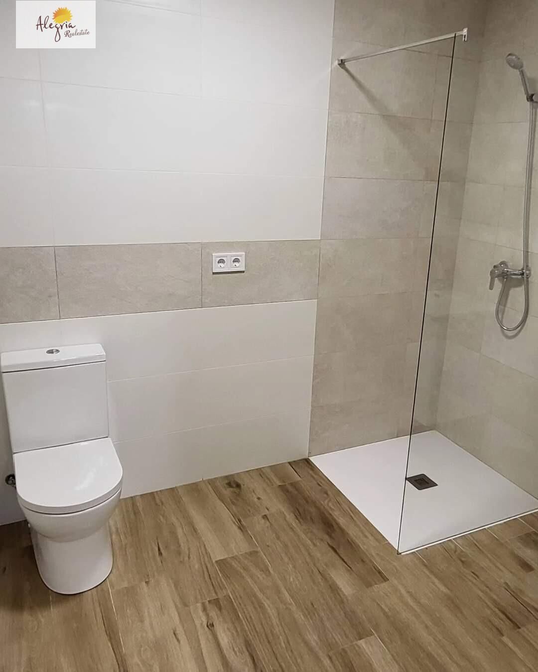 Bany de Pis en venda en  Valencia Capital amb Aire condicionat