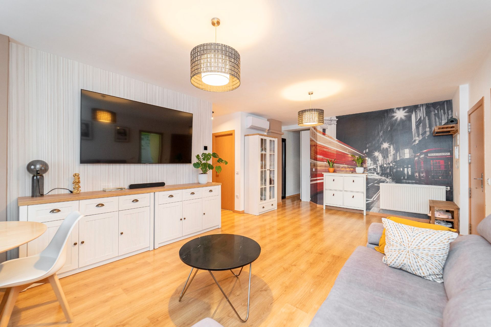 Living room of Planta baja for sale in Navalcarnero  with Air Conditioner, Heating and Storage room