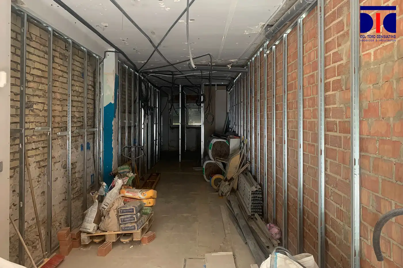 Flat for sale in Sevilla  with Air Conditioner and Heating