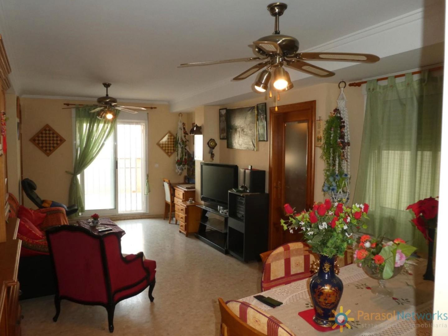 Sala d'estar de Apartament en venda en Oliva amb Terrassa, Traster i Moblat