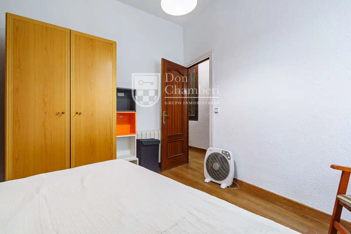 Habitación de Piso de alquiler en Madrid con Calefacción, Amueblado y Horno