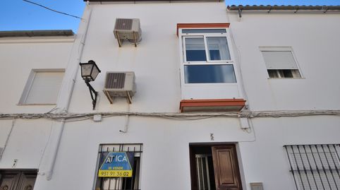 ¡Gran oportunidad de vivienda en el corazón de Olvera!