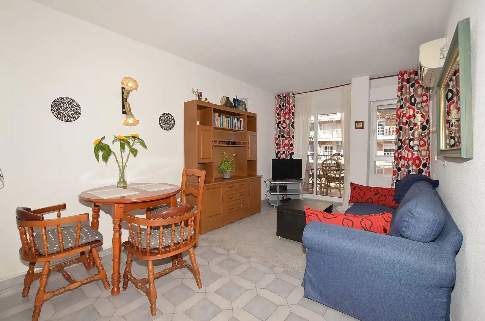 Sala de estar de Apartamento en venta en Benalmádena con Aire acondicionado, Terraza y Amueblado