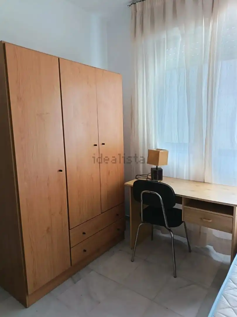 Habitación de Piso de alquiler en Granada con Calefacción, Amueblado y Lavadora