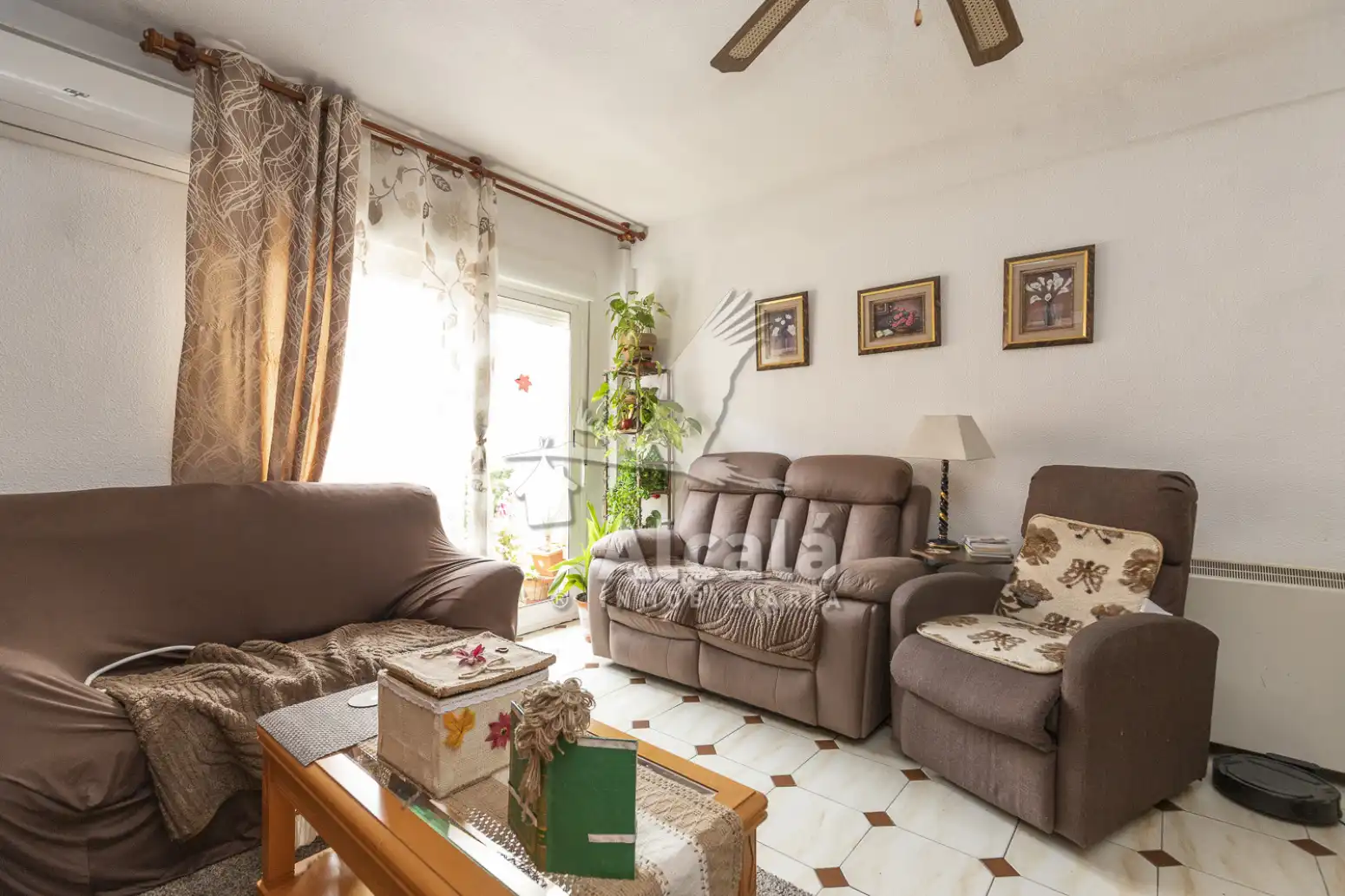 Sala de estar de Piso en venta en Alcalá de Henares con Calefacción, Terraza y Trastero