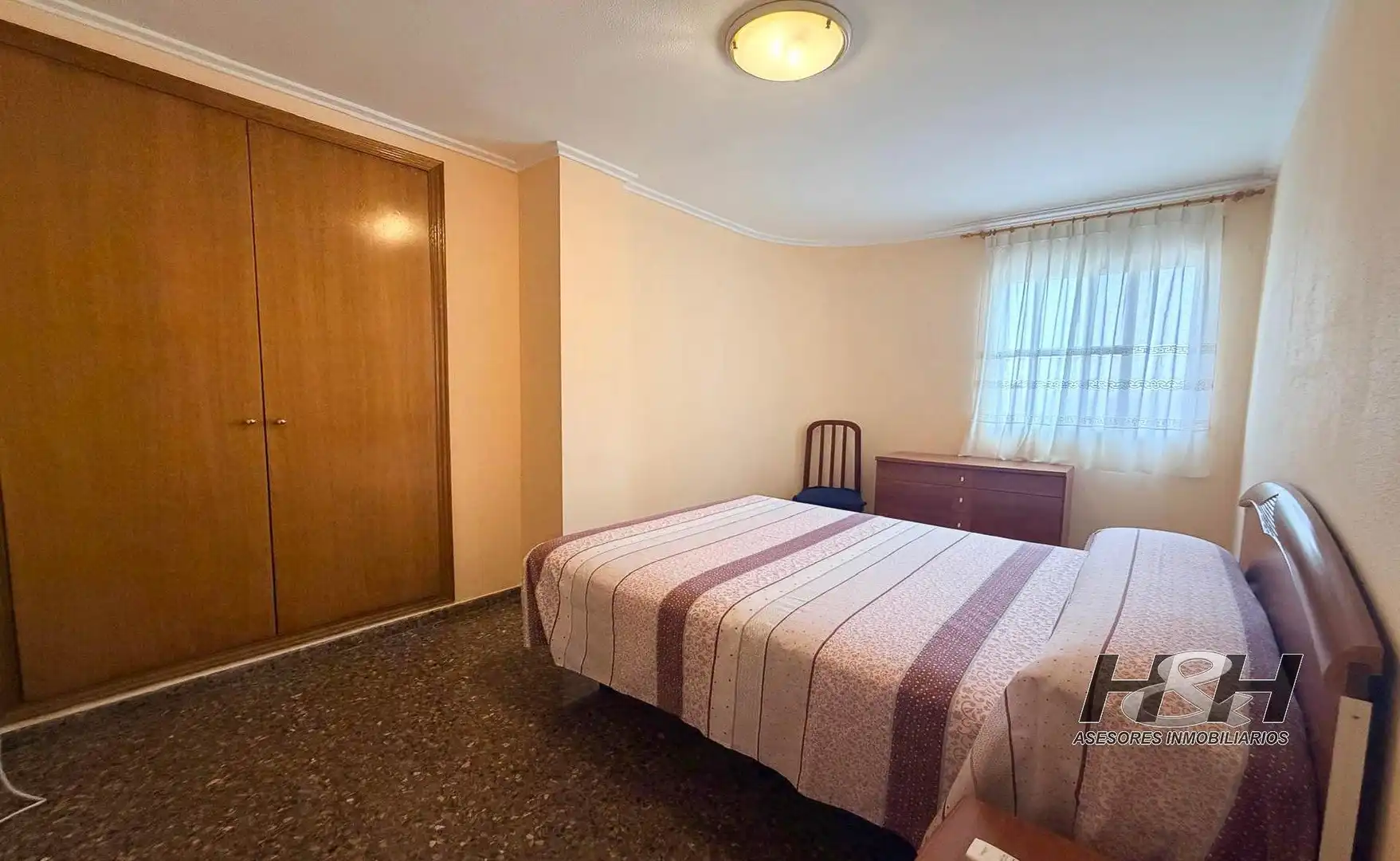 Habitación de Piso de alquiler en Burjassot con Aire acondicionado, Amueblado y Balcón