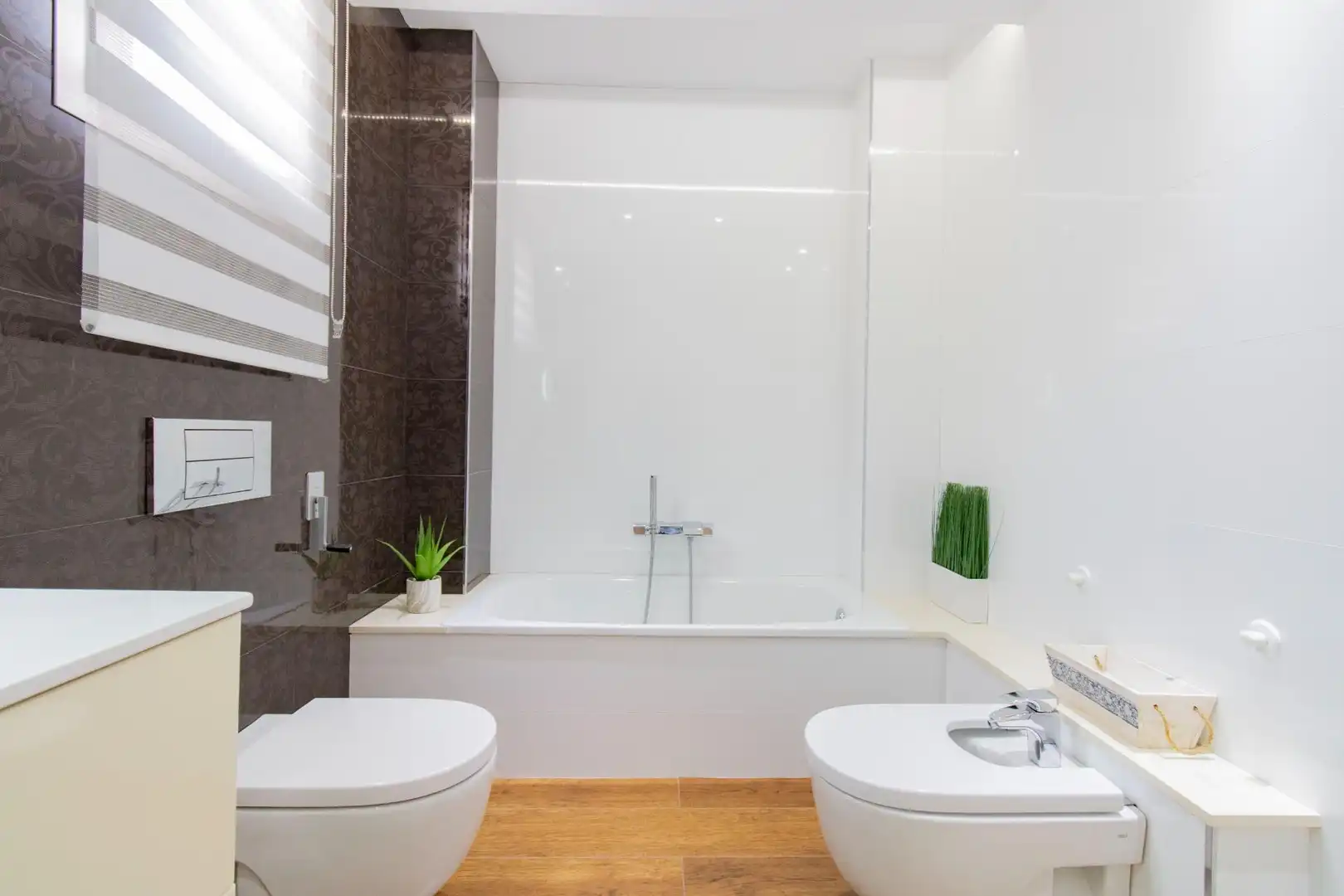 Bathroom of Houses for sale in Quart de Poblet