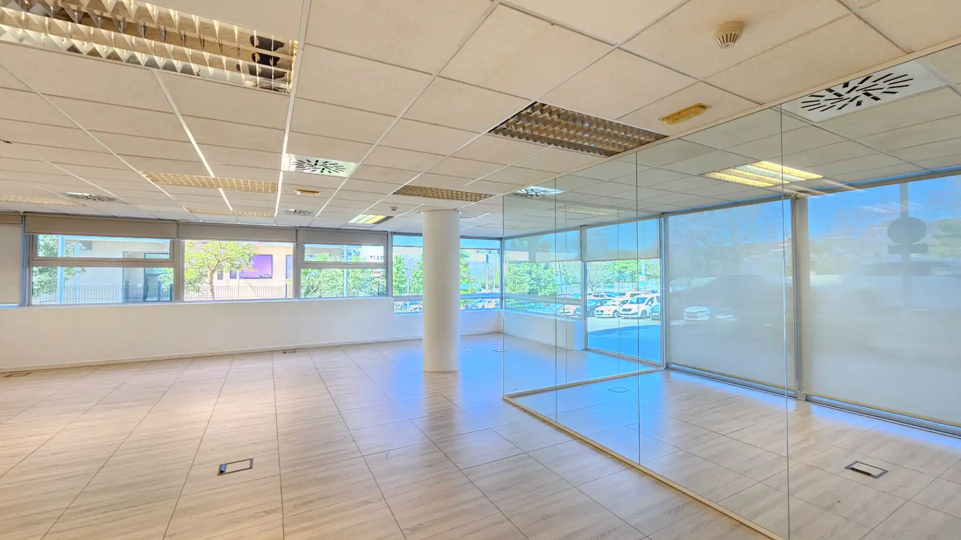 Büro zur Miete in Sant Joan Despí mit Klimaanlage, Heizung und Internet