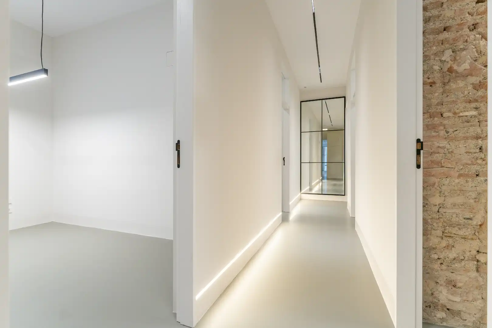 Büro zur Miete in Reus mit Klimaanlage, Heizung und Balkon