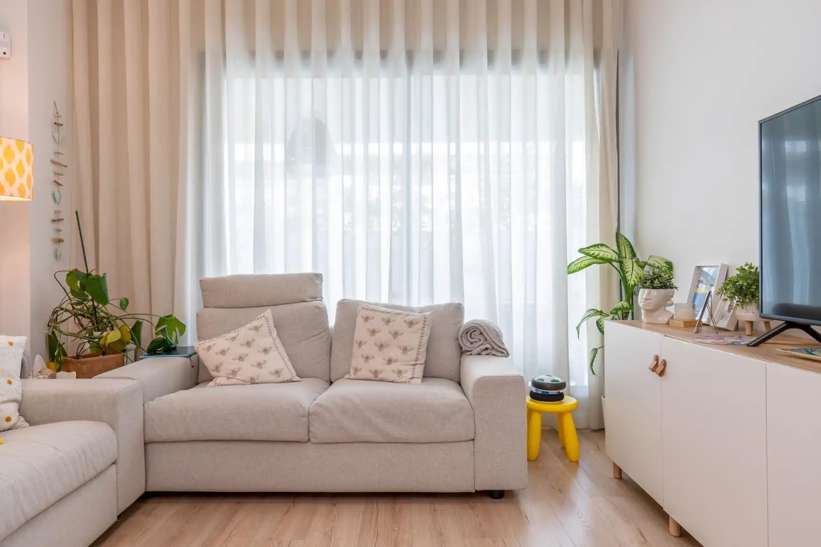 Sala de estar de Piso en venta en Granada con Aire acondicionado, Calefacción y Jardín privado