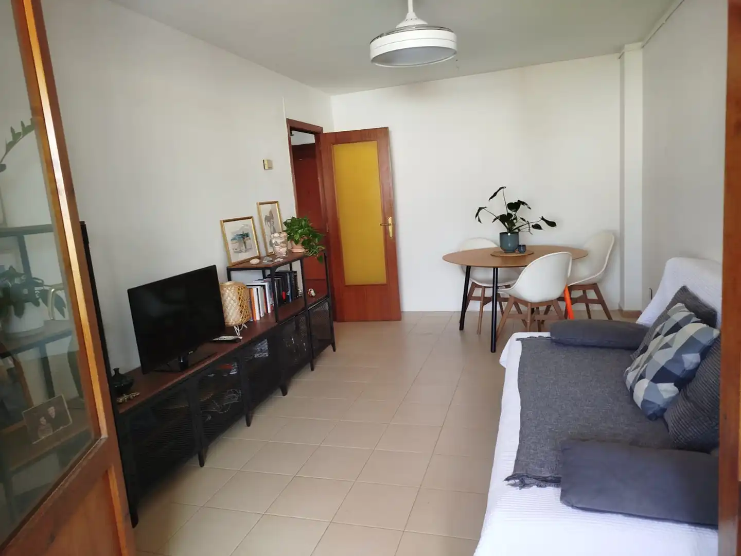 Wohnzimmer von Wohnungen zur Miete in Zaragoza mit Heizung, Möbliert und Ofen
