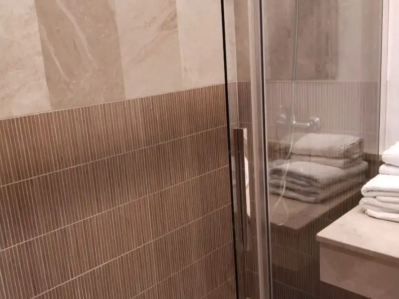 Badezimmer von Wohnung zur Miete in  Granada Capital mit Klimaanlage