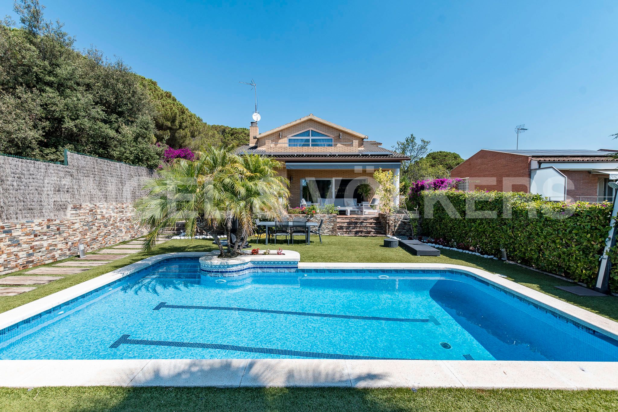 Exterior view of House or chalet for sale in Arenys de Mar  with Air Conditioner, Heating and Private garden