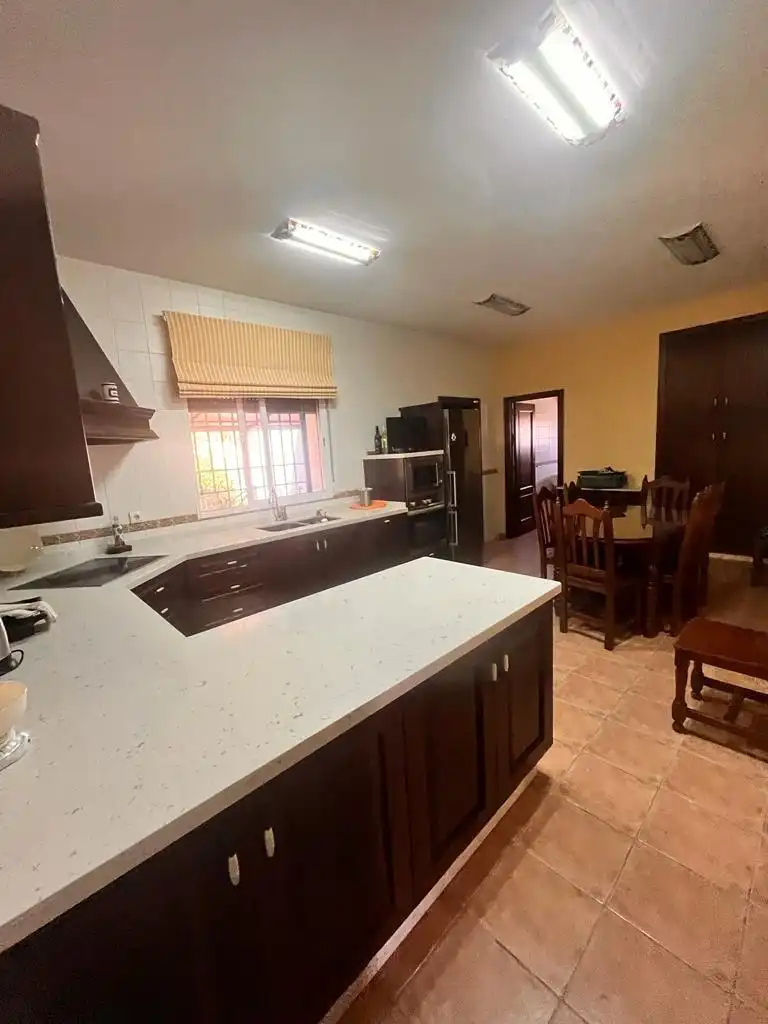 Cuina de Casa o xalet en venda en Córdoba amb Aire condicionat, Jardí privat i Terrassa