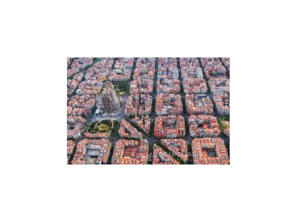 Vista exterior de Edificio en venta en Barcelona
