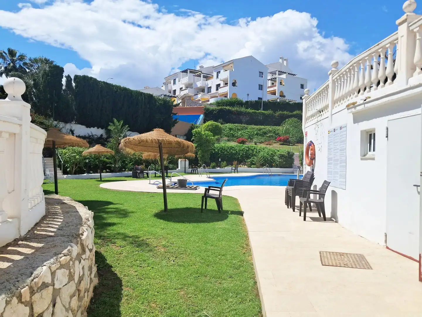 Appartement compact avec piscine à vendre à Albatros 16