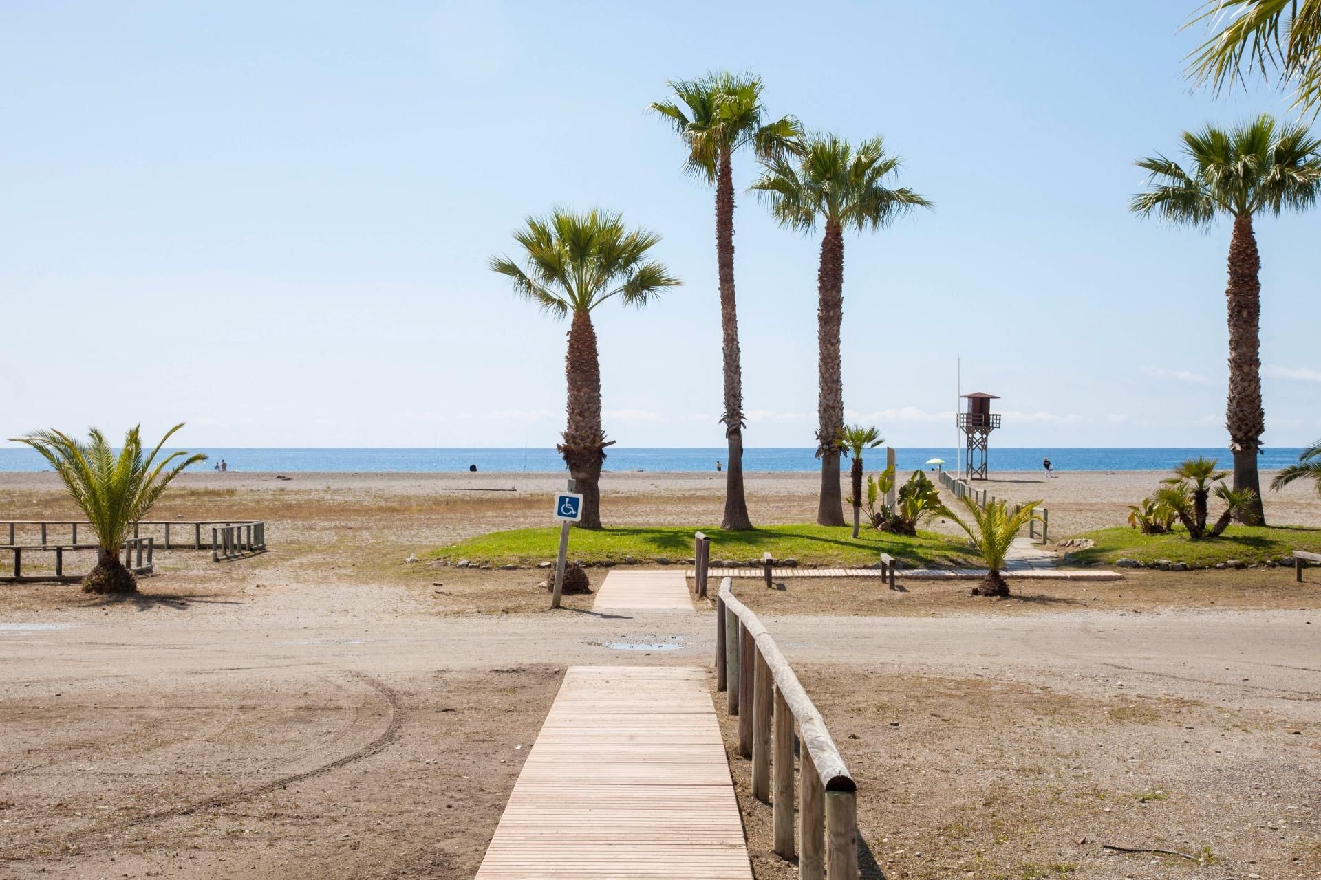 Vista exterior de Pis en venda en Motril