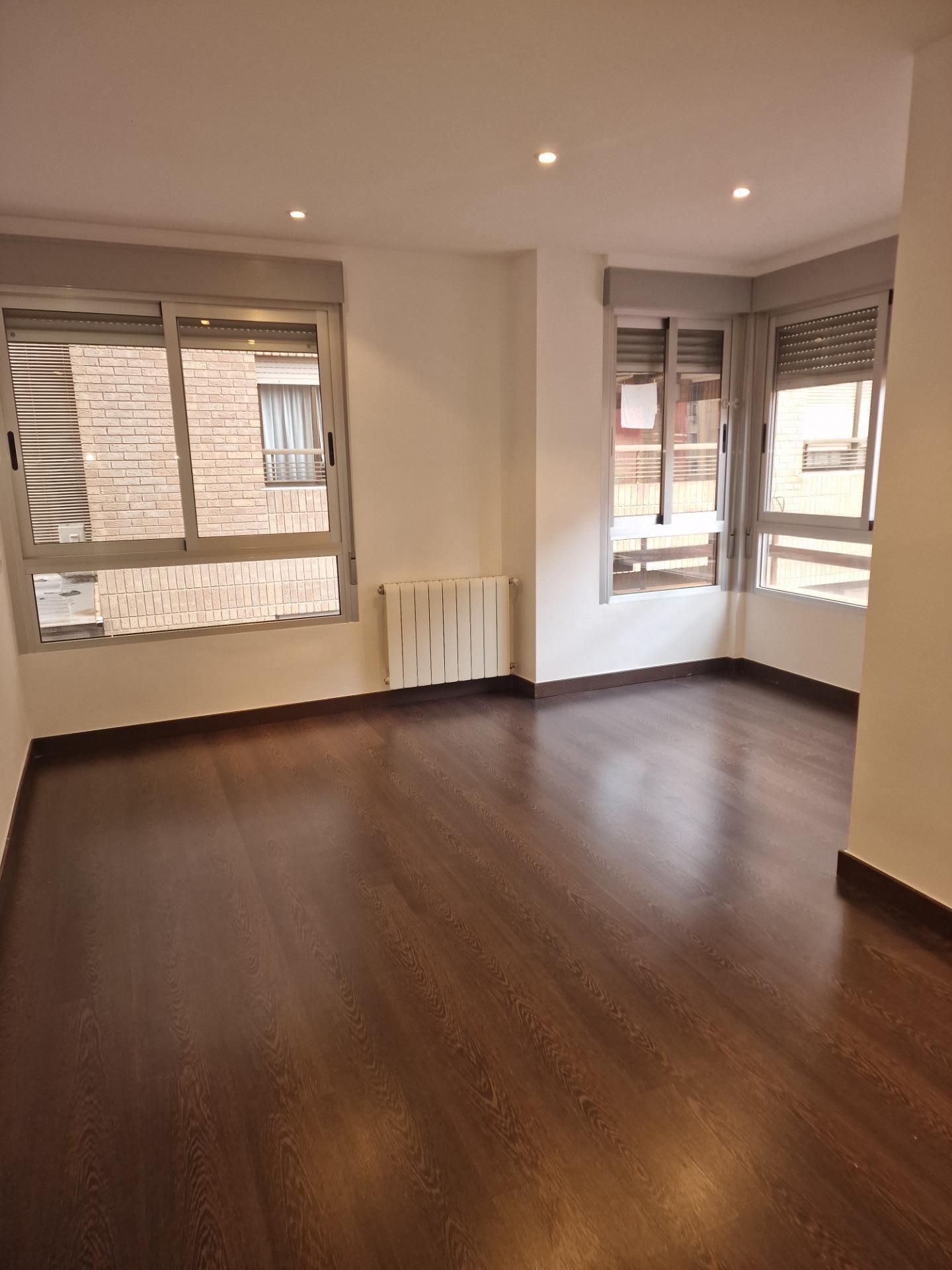 Flat for rent in Calle de Polo i Peyrolon, Mestalla