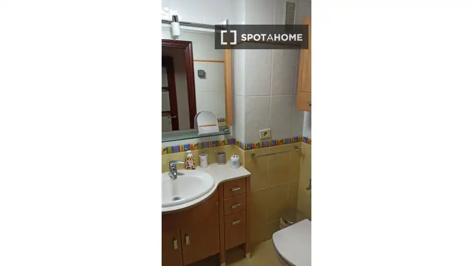 Room in Plaza Industria