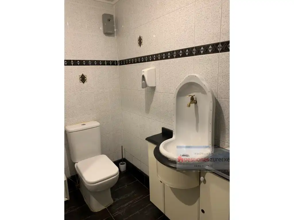 Badezimmer von Geschaftsraum zum Verkauf in Bilbao 