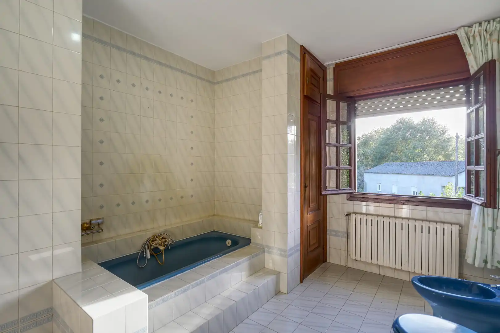 Bathroom of Houses for sale in Brión  with Heating, Private garden and Terrace