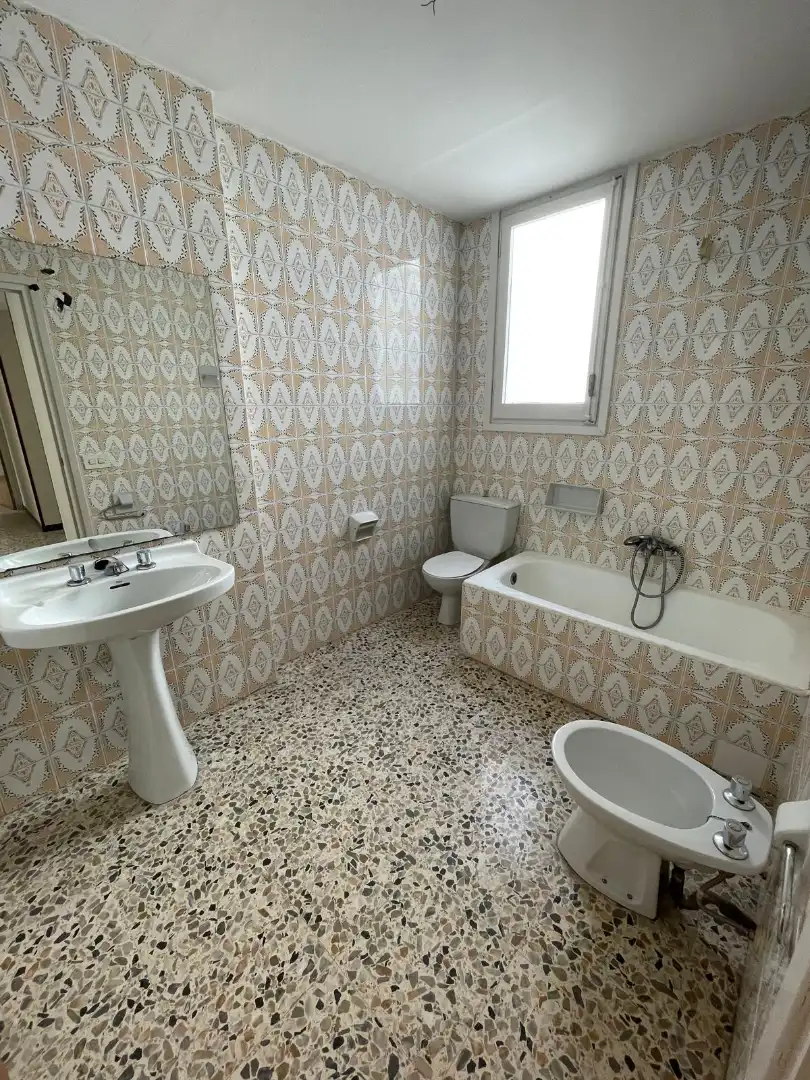 Badezimmer von Wohnung zum Verkauf in Fraga