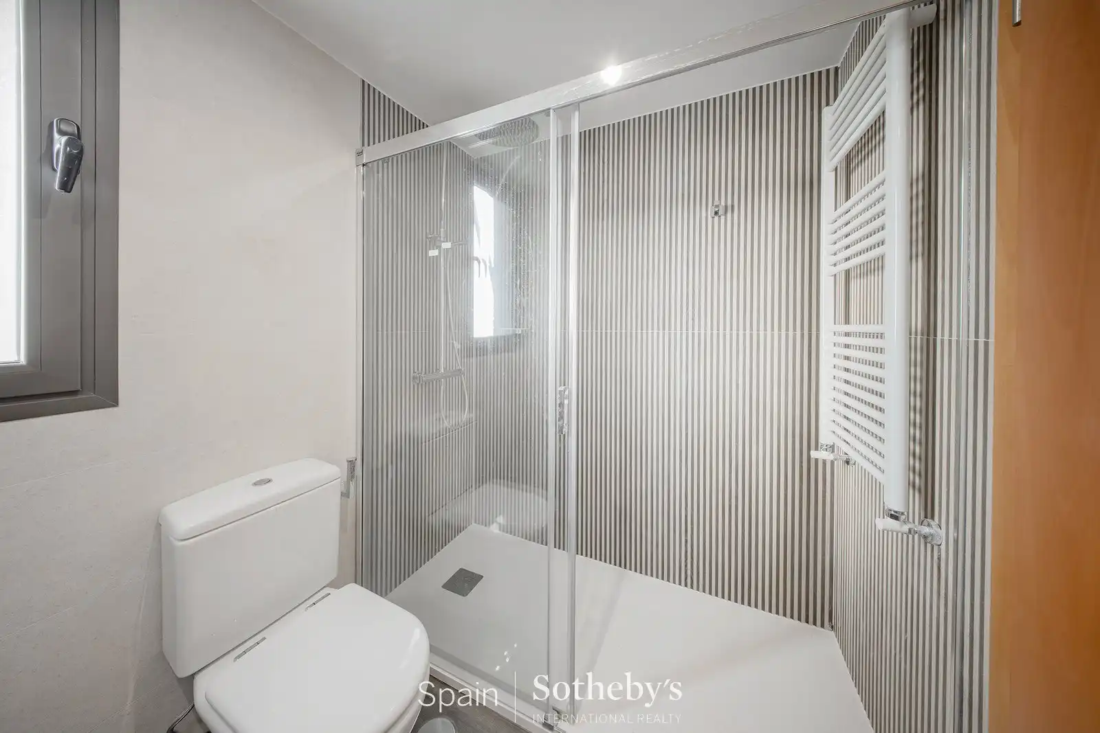 Bany de Apartament de lloguer en La Moraleja amb Aire condicionat, Calefacció i Terrassa