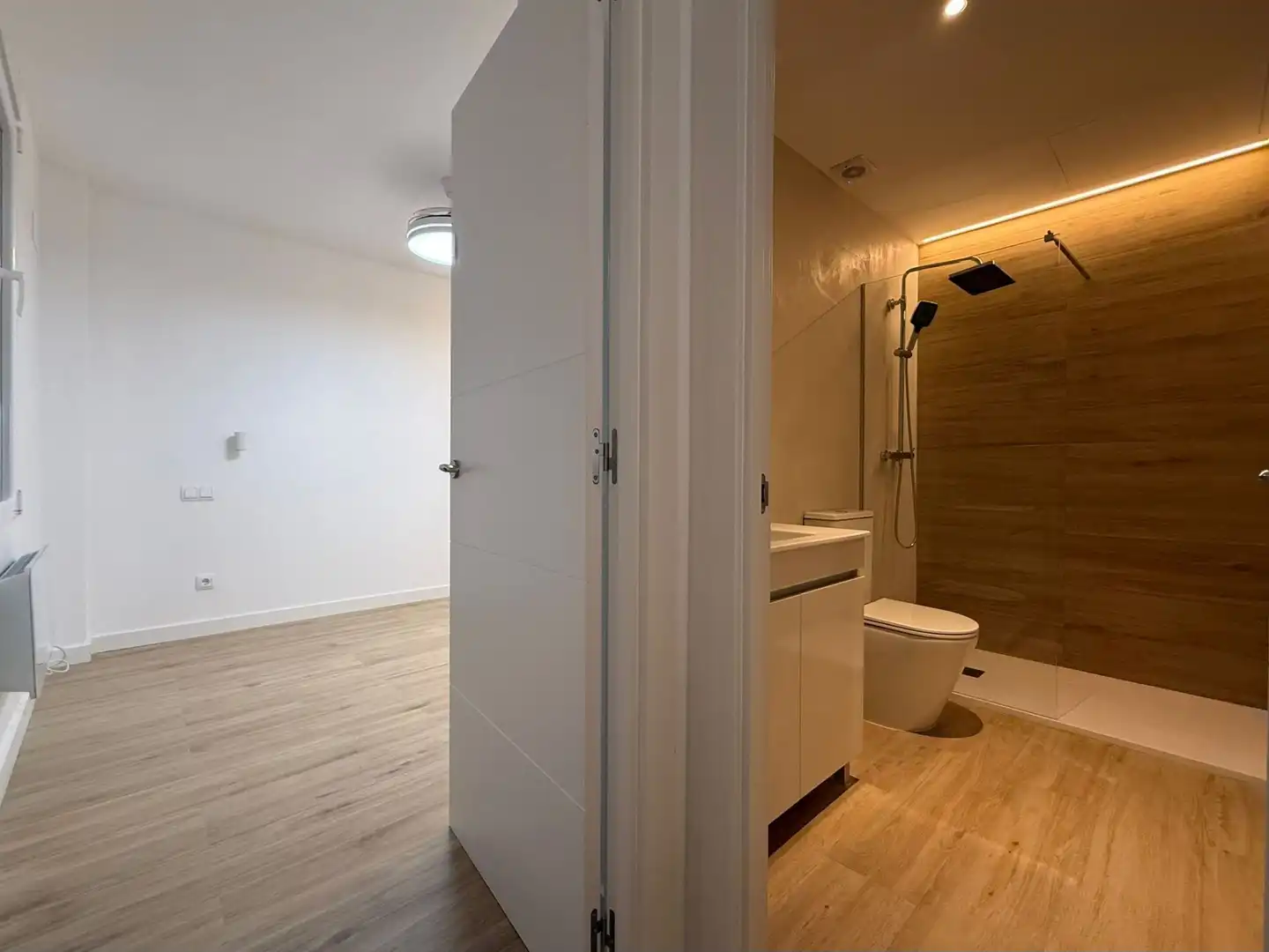 Baño de Piso en venta en Madrid con Aire acondicionado, Calefacción y Domótica