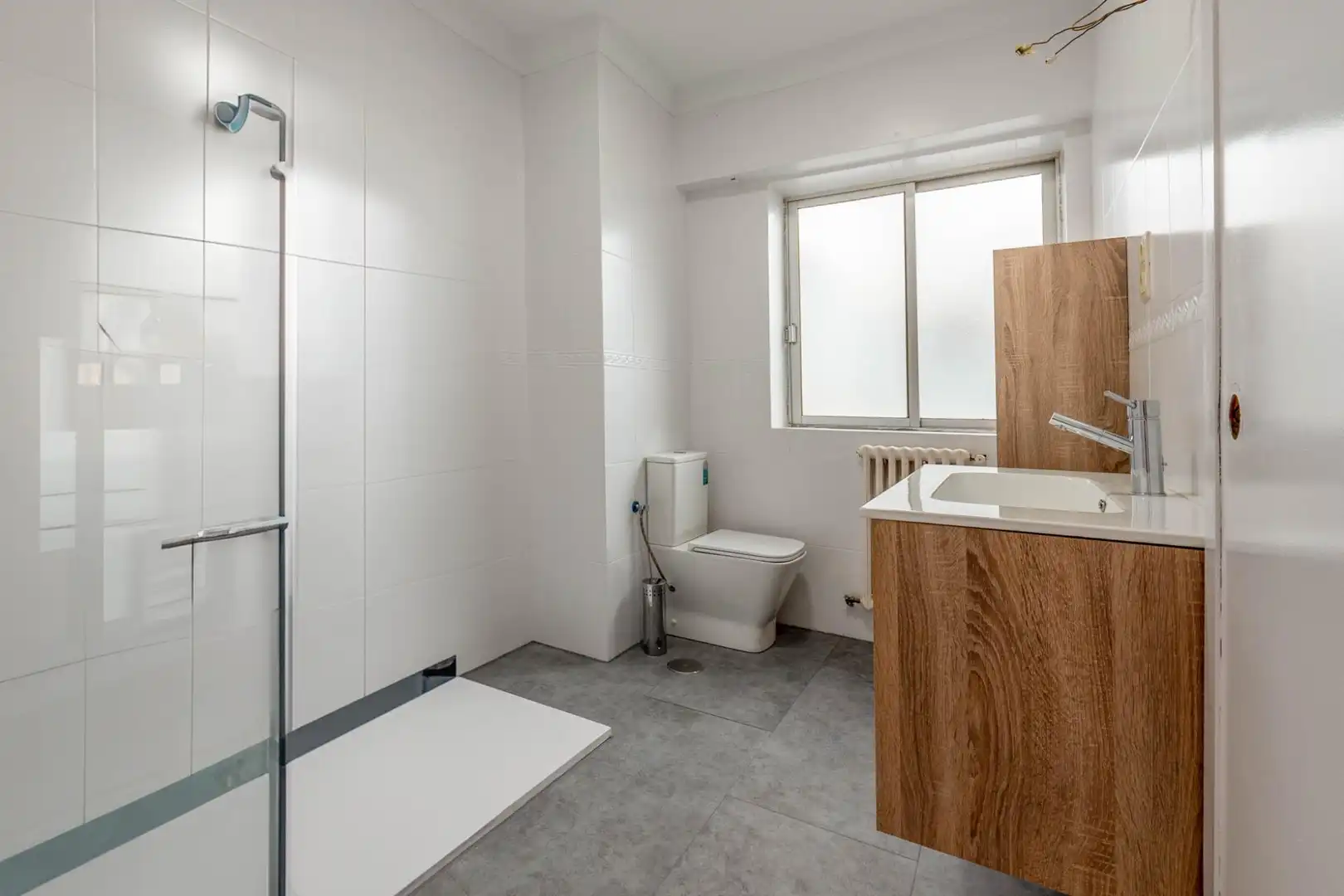 Badezimmer von Wohnung zur untervermieten in Granada mit Klimaanlage und Heizung