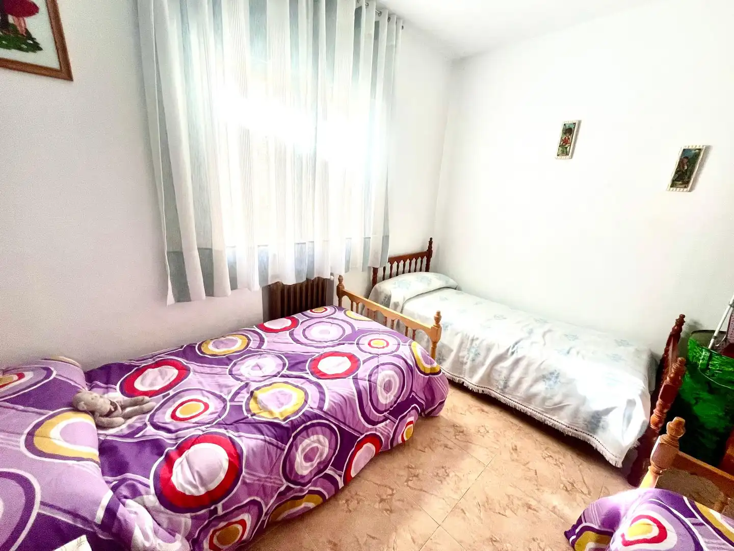 Habitación de Casa adosada en venta en Fernán Caballero con Jardín privado y Amueblado