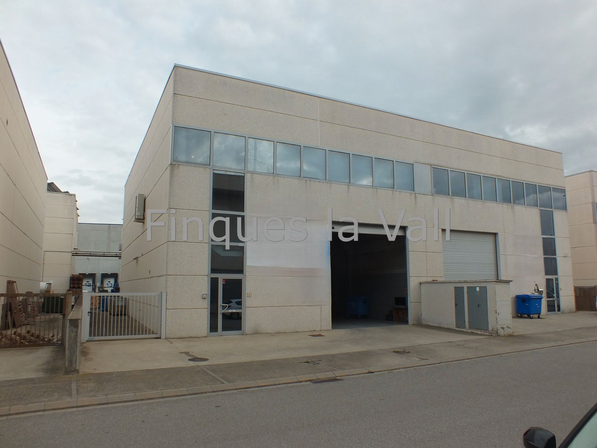 Vista exterior de Nau industrial en venda en Balenyà amb Calefacció