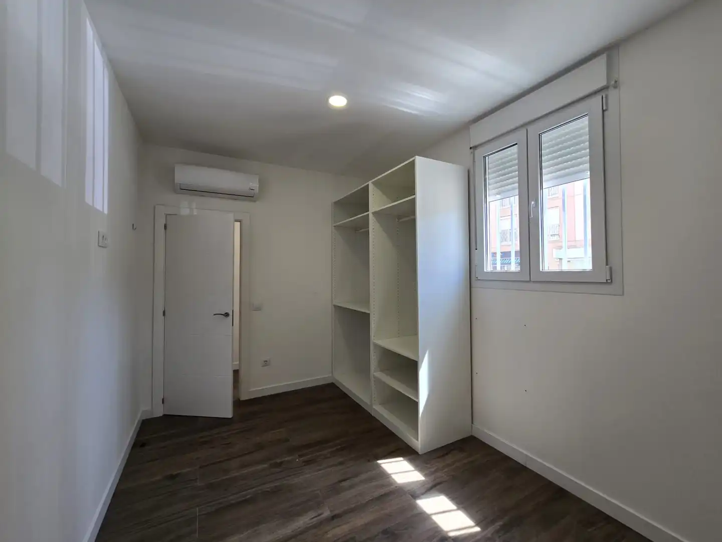 Habitación de Apartamento en venta en San Fernando de Henares con Aire acondicionado, Calefacción y Horno