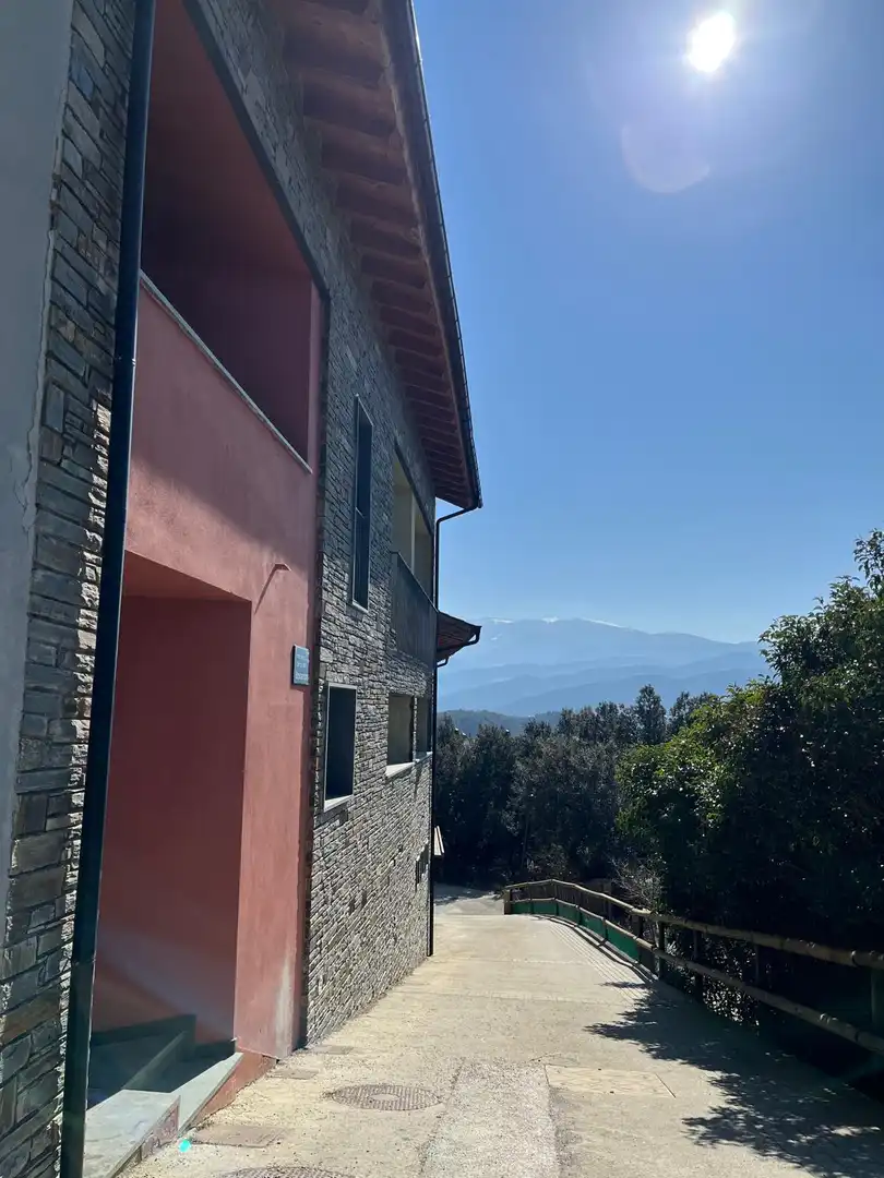 Vista exterior de Dúplex en venda en Montferrer i Castellbò amb Calefacció, Terrassa i Balcó