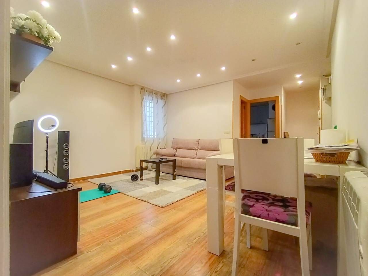 Living room of Flat for sale in Burgos Capital  with Heating, Furnished and Balcony