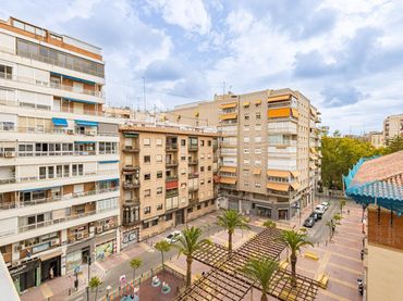 Pis amb ascensor en venda a Plaza Preciosa 4