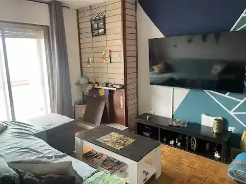 Sala de estar de Piso de alquiler en El Espinar con Parquet y Amueblado