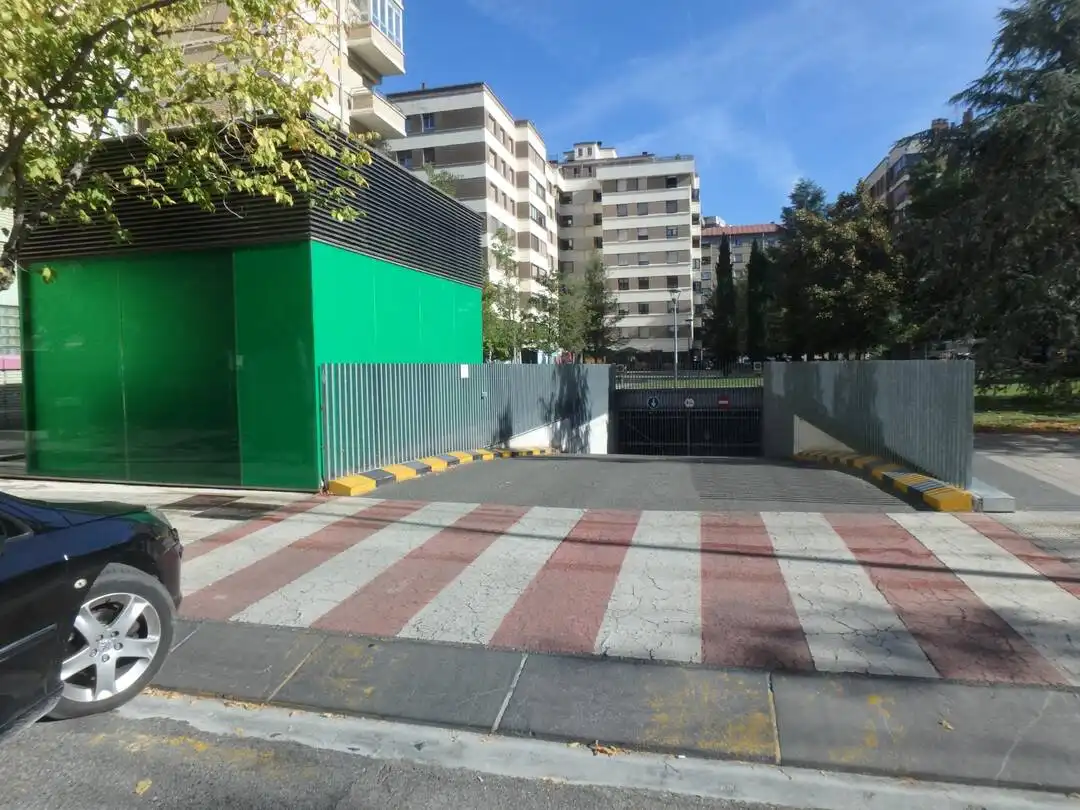 Aparcament en venda a Iturrama