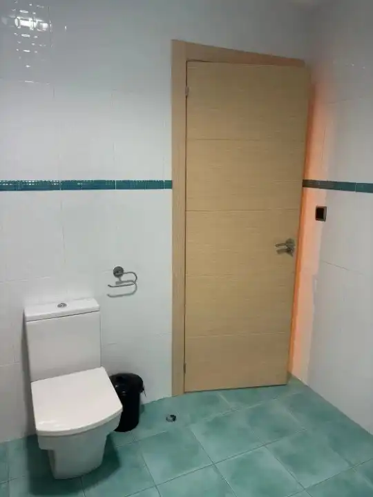Baño de Piso de alquiler en Almussafes con Aire acondicionado, Calefacción y Amueblado