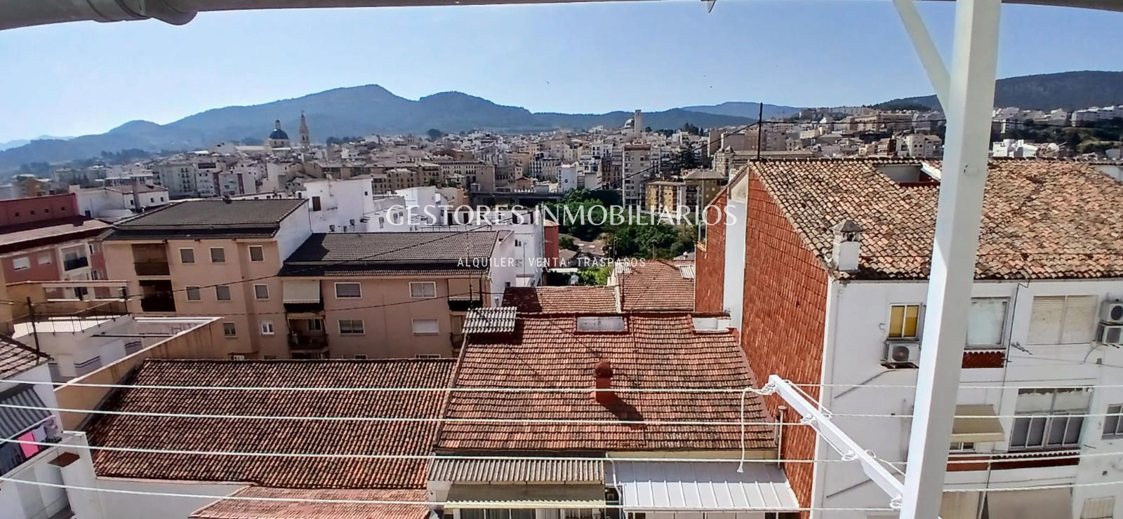 Attic to rent in alameda camilo sexto, Eixample