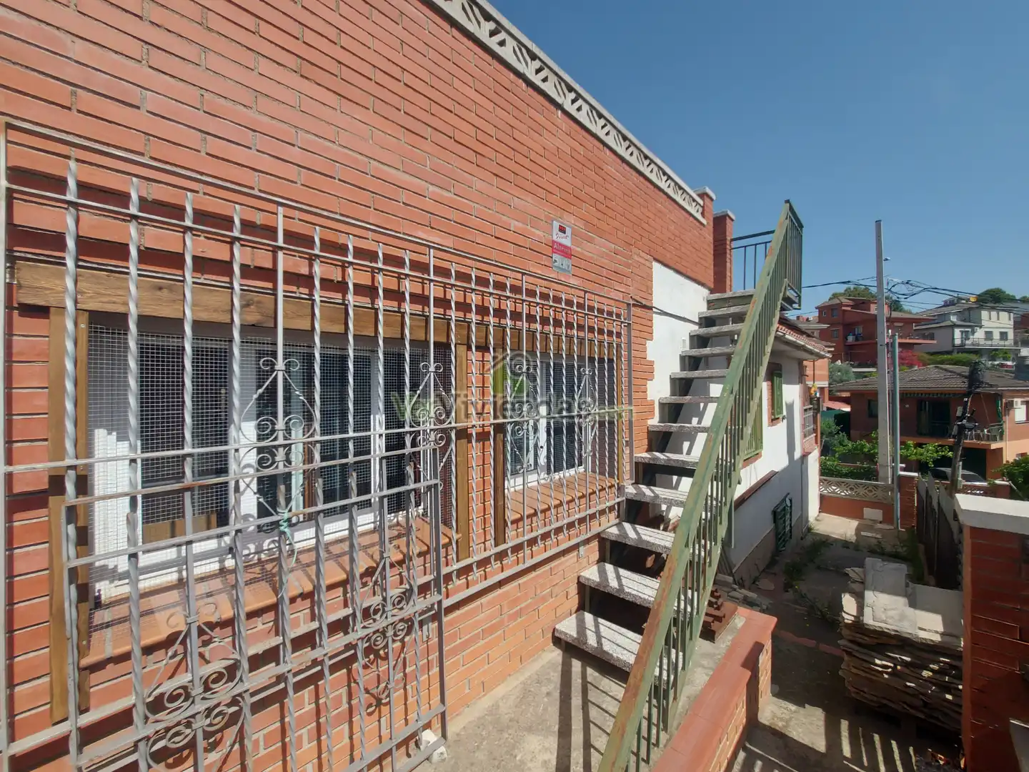 Vista exterior de Casa o xalet en venda en Castellbisbal amb Aire condicionat, Calefacció i Jardí privat
