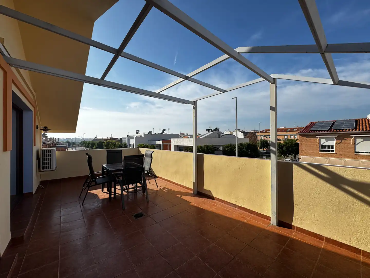 Terrasse von Einfamilien-Reihenhaus zum Verkauf in Canet d'En Berenguer mit Klimaanlage, Heizung und Terrasse