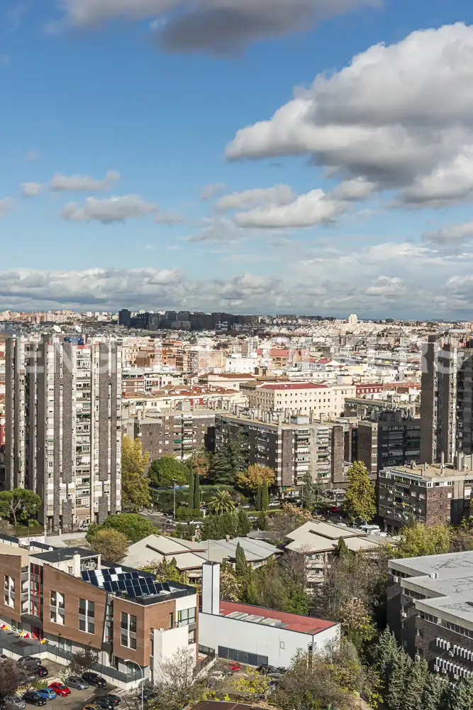 Vista exterior de Casa o chalet en venta en Madrid con Calefacción y Jardín privado