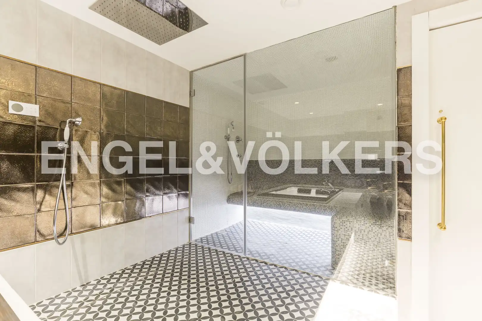 Badezimmer von Wohnung zum Verkauf in Madrid mit Klimaanlage, Heizung und Schwimmbad