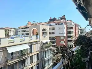 Vista exterior de Pis en venda en Barcelona amb Aire condicionat, Calefacció i Parquet
