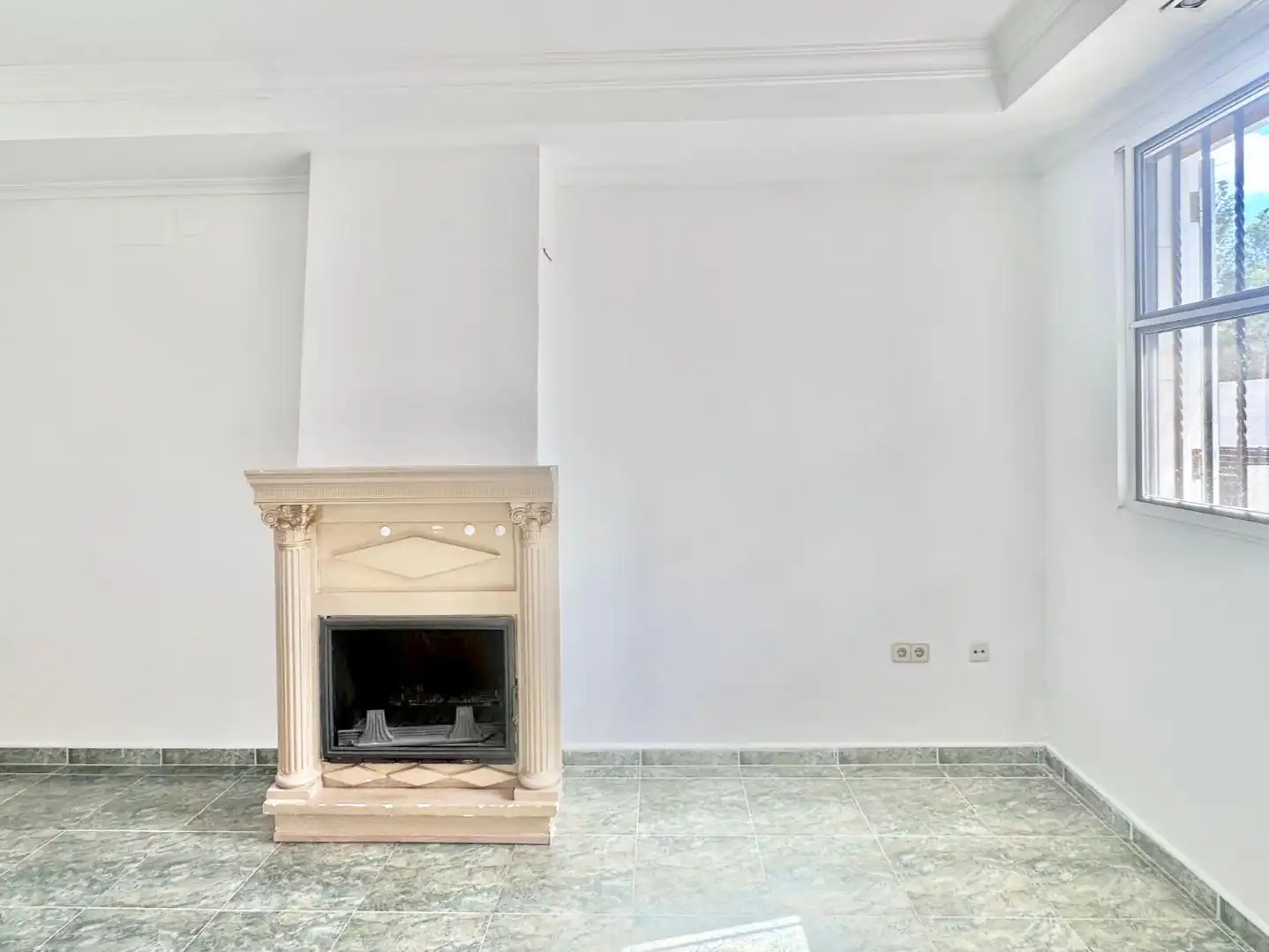 Sala d'estar de Casa adosada en venda en Gilet amb Terrassa, Piscina i Balcó
